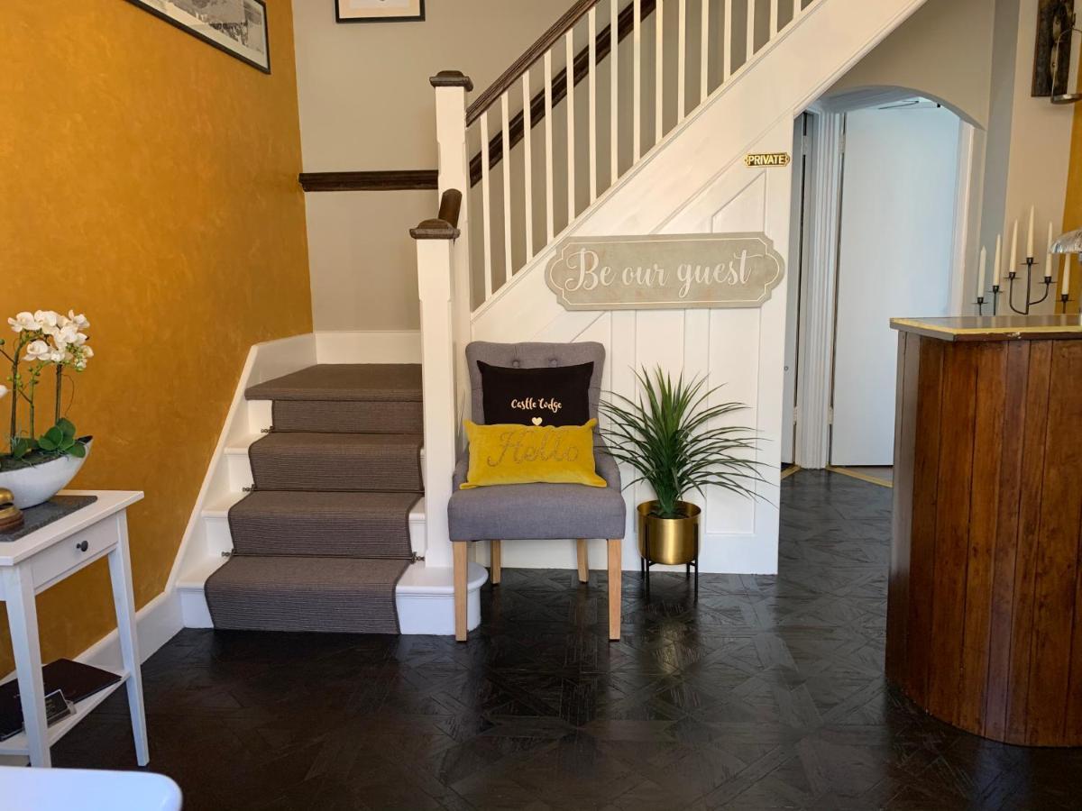 Castle Lodge Guest House ニューポート エクステリア 写真